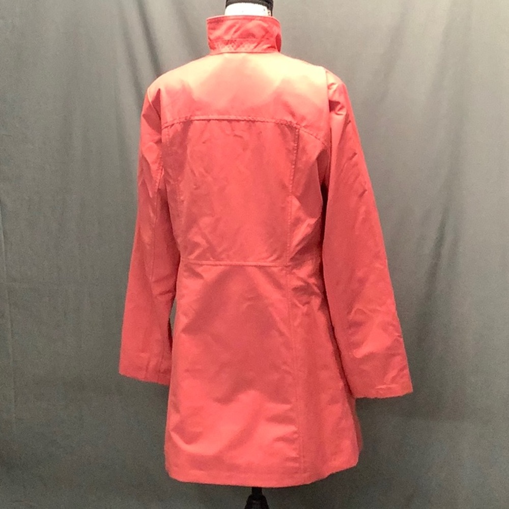 Eddie Bauer raincoat - Picture 2 of 3